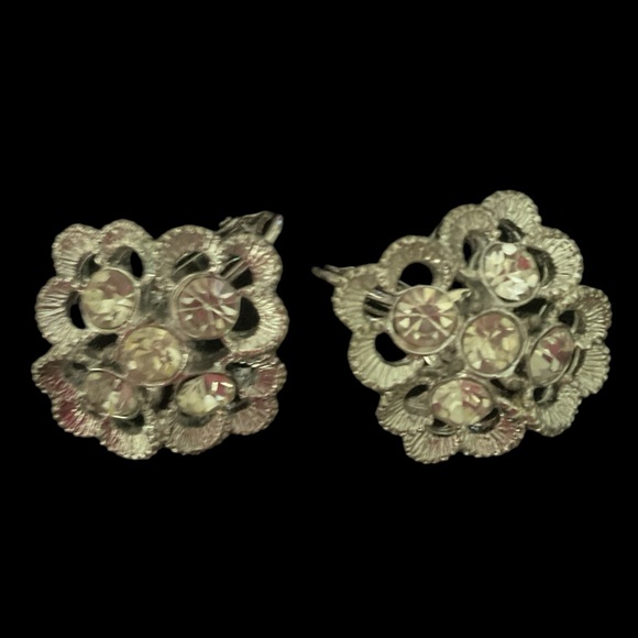 VTG 1969 Sarah Coventry “Demi-Flower” Silver Tone Rhinestone Clip On Earrings - Picture 6 of 9